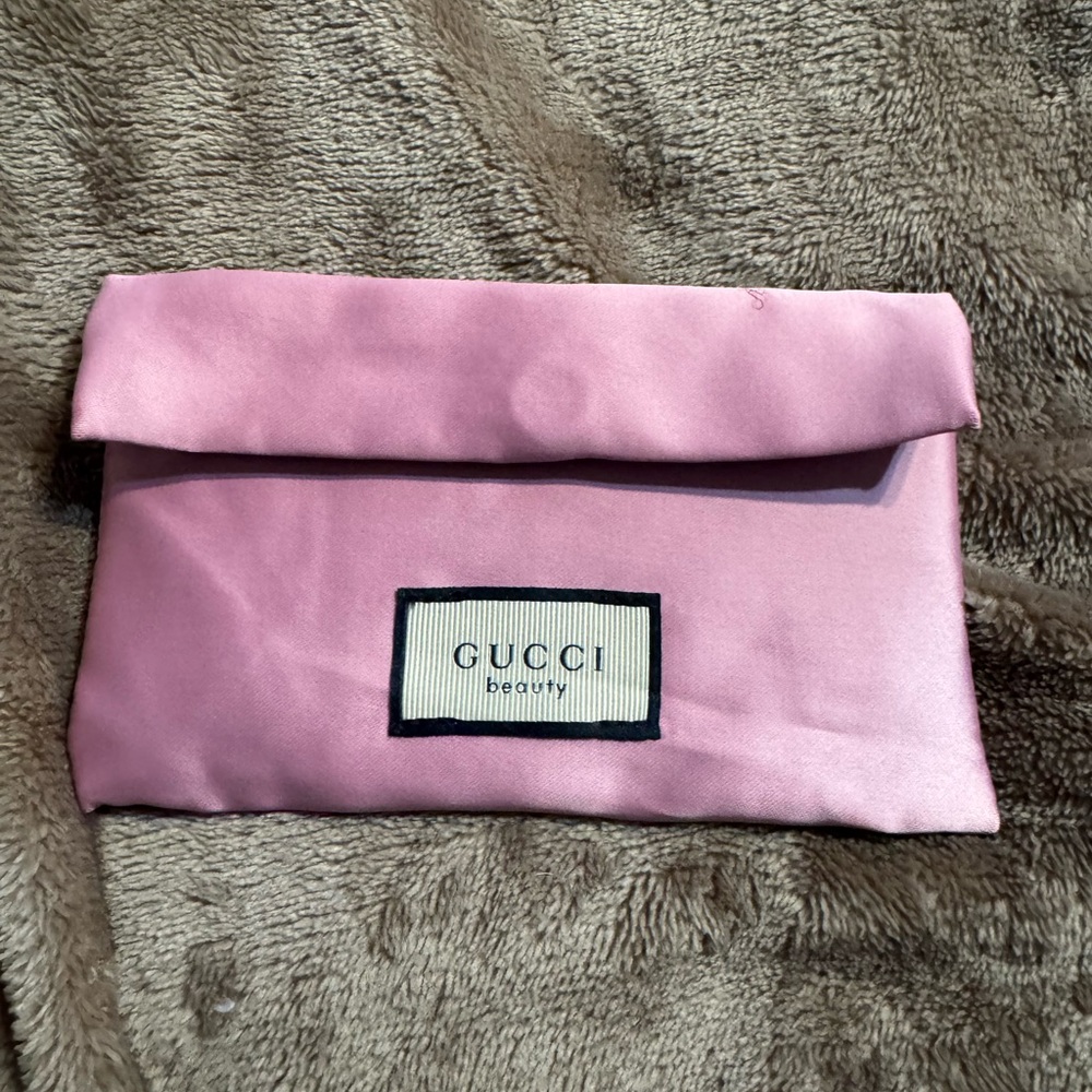 Gucci Pink Floral Beauty Pouch and Comb Set - Picture 6 of 6